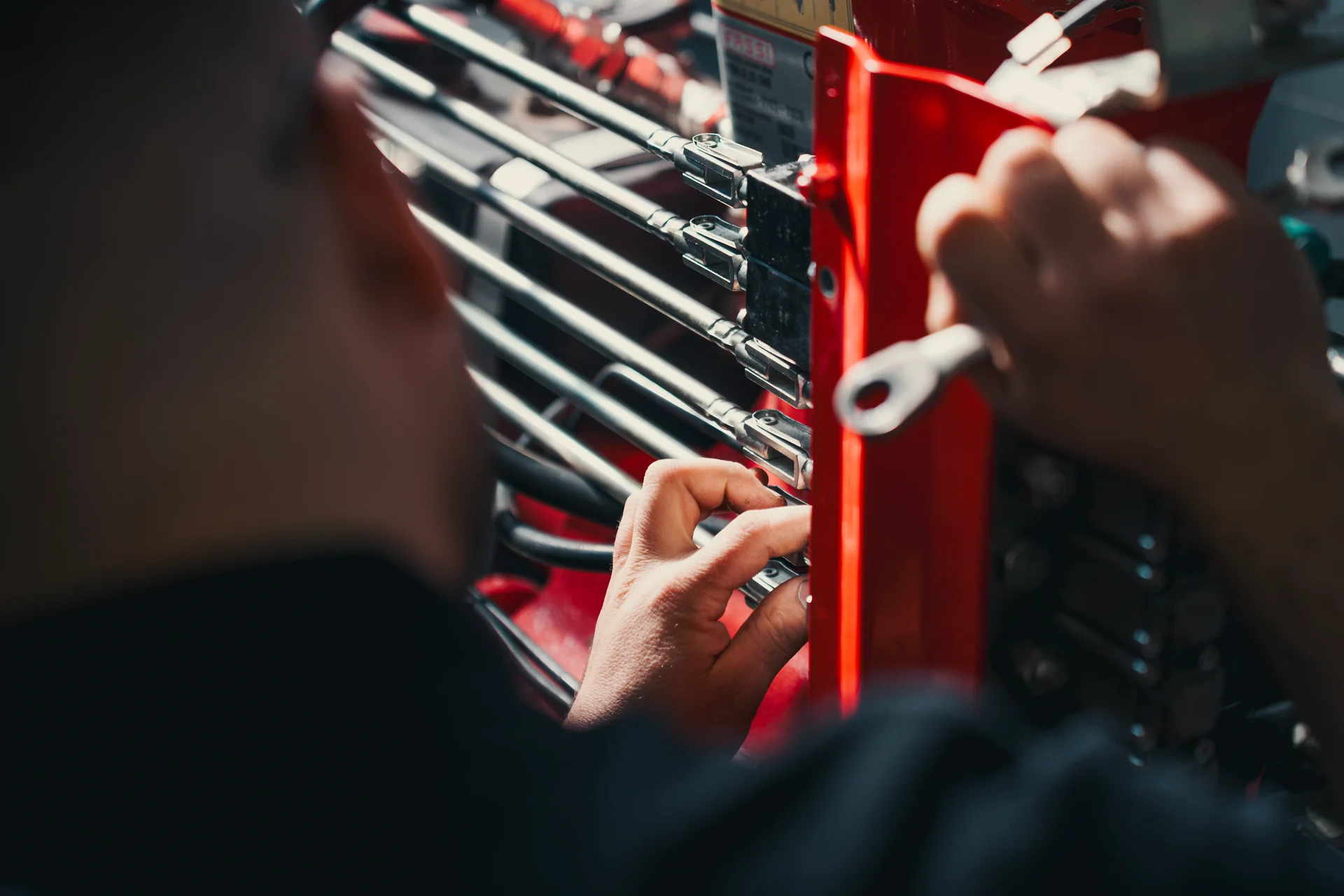 Montaggio gru su autocarri a Parma