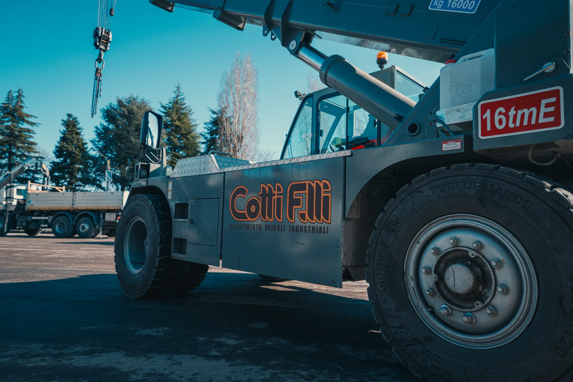 Riparazioni veicoli industriali e oleodinamica